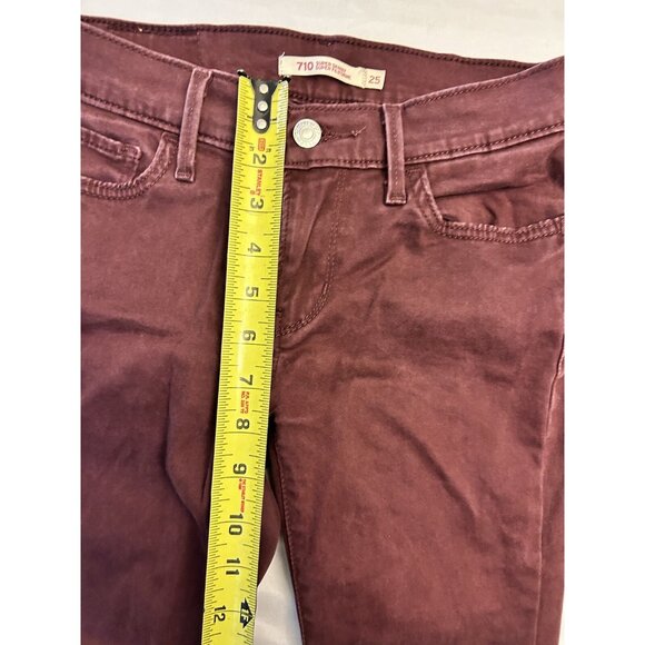 Levi’s White Tab Women’s Soft Pants Jeans Burgundy 710 Super Skinny Size 25 - Picture 3 of 8